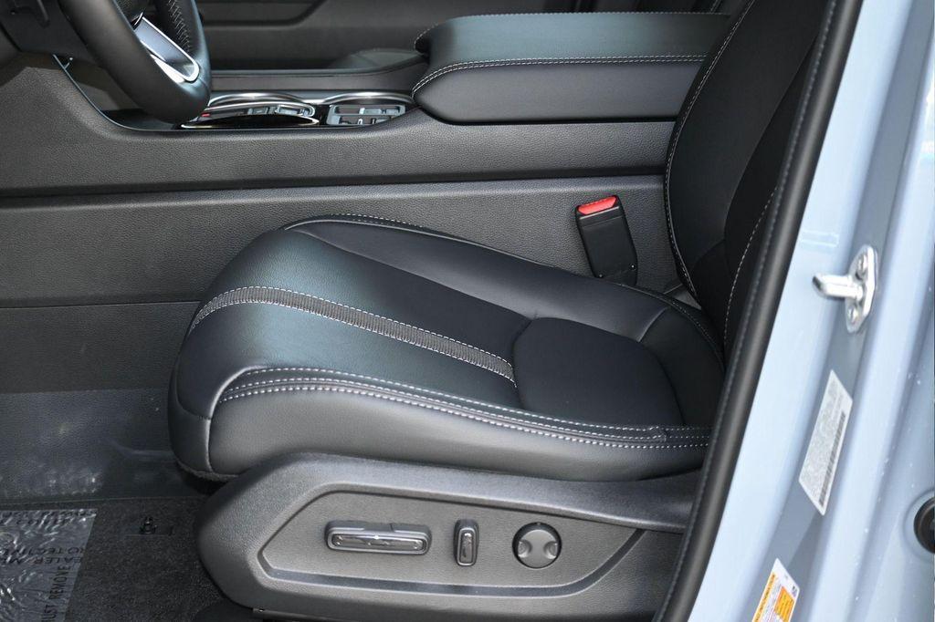 new 2025 Honda Pilot car, priced at $48,955