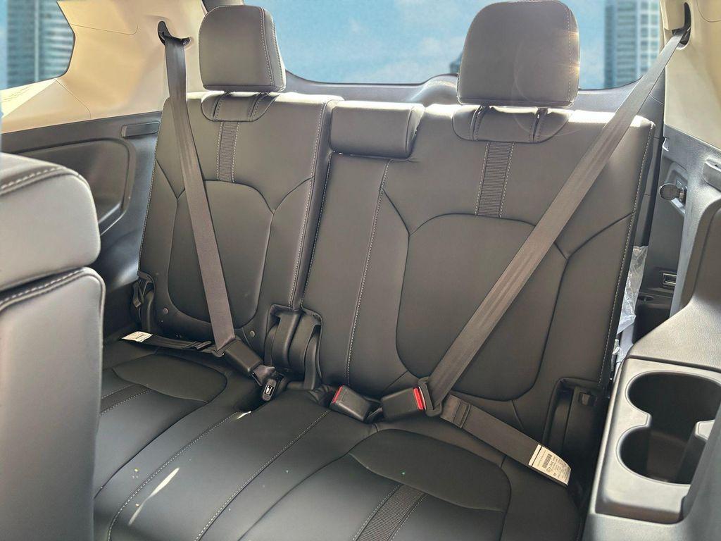 new 2025 Honda Pilot car, priced at $45,450