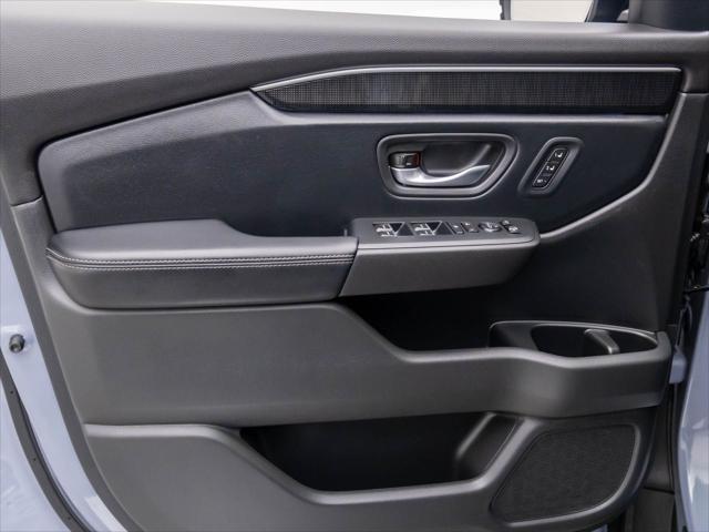 new 2025 Honda Pilot car, priced at $56,405