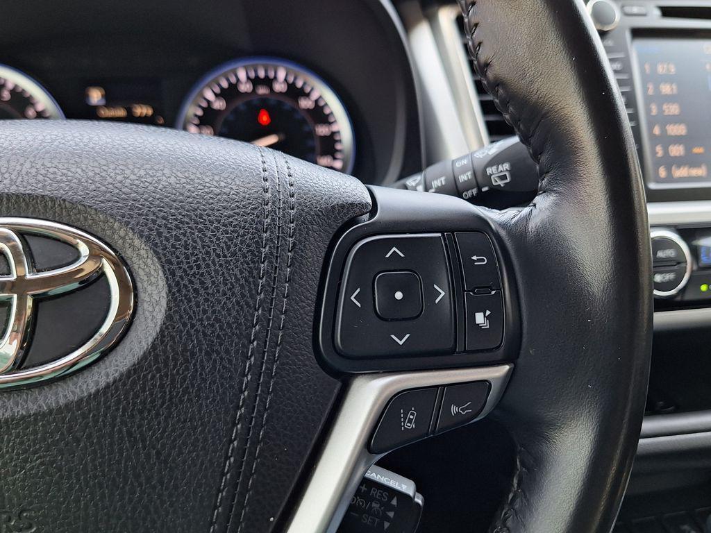 used 2018 Toyota Highlander car, priced at $22,988
