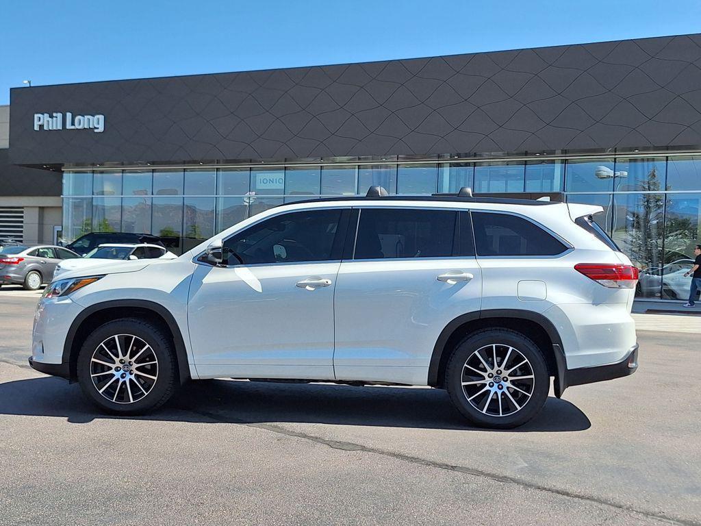 used 2018 Toyota Highlander car, priced at $22,988