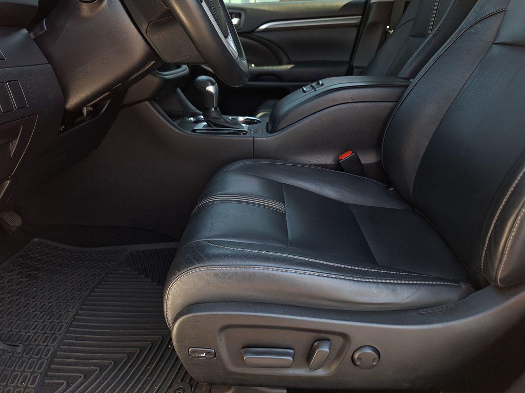 used 2018 Toyota Highlander car, priced at $22,988