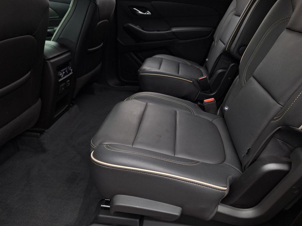 used 2023 Chevrolet Traverse car, priced at $30,988