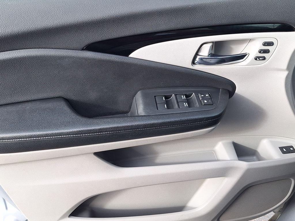 used 2016 Honda Pilot car, priced at $19,988