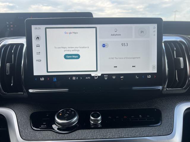 new 2025 Ford Expedition car, priced at $81,778