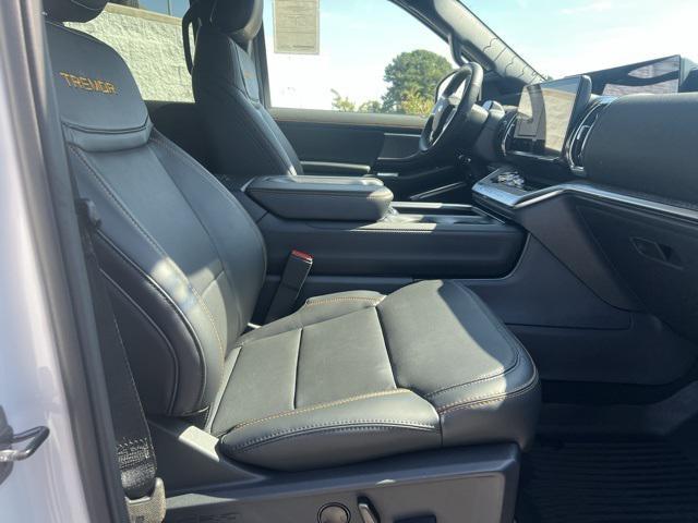 new 2025 Ford Expedition car, priced at $81,778