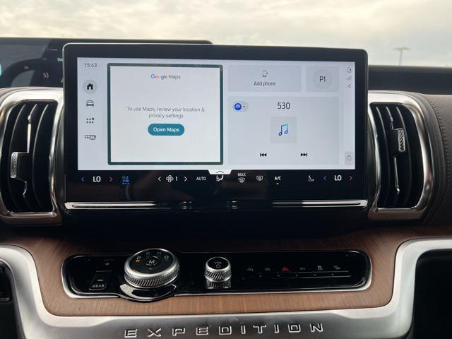 new 2025 Ford Expedition car, priced at $84,152