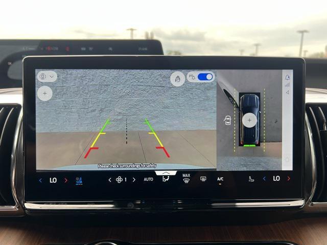 new 2025 Ford Expedition car, priced at $84,152