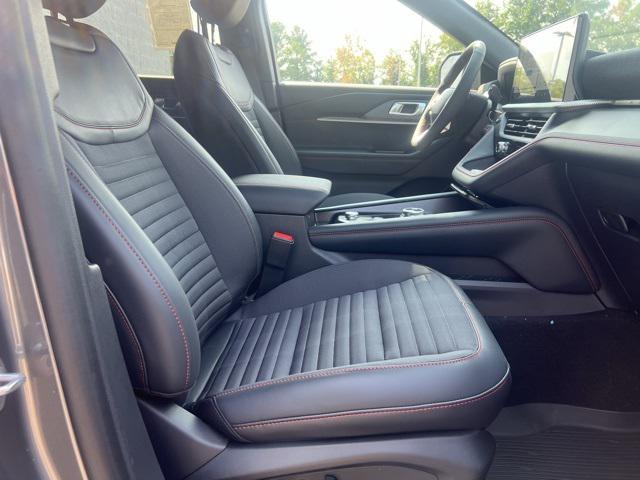 new 2025 Ford Explorer car, priced at $44,003