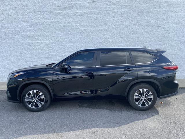 used 2023 Toyota Highlander car, priced at $37,679