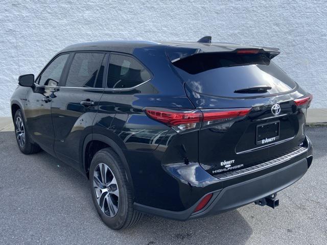 used 2023 Toyota Highlander car, priced at $37,679