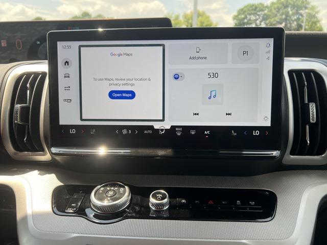 new 2025 Ford Expedition car, priced at $68,890