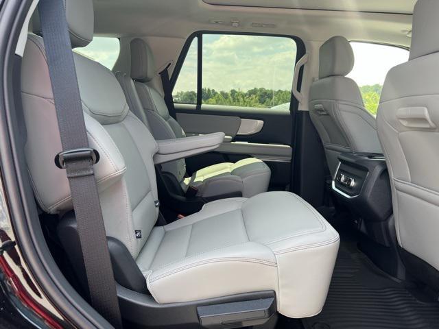new 2025 Ford Expedition car, priced at $68,890