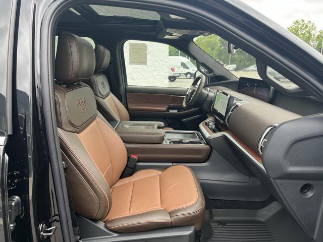new 2025 Ford Expedition car, priced at $86,090