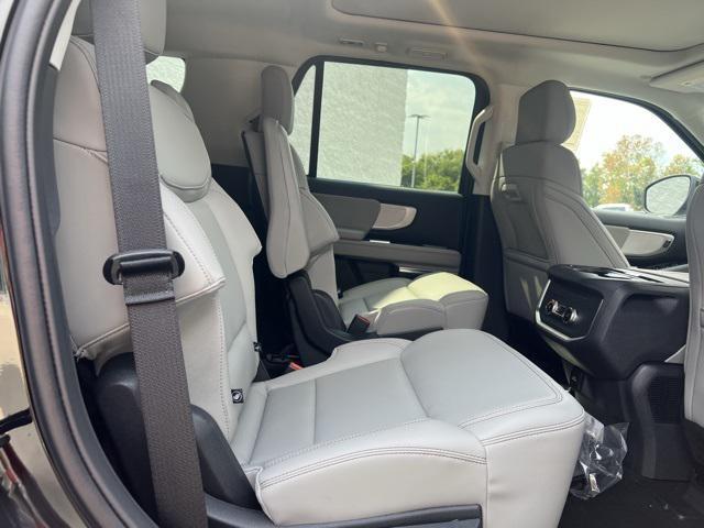 new 2025 Ford Expedition car, priced at $69,322