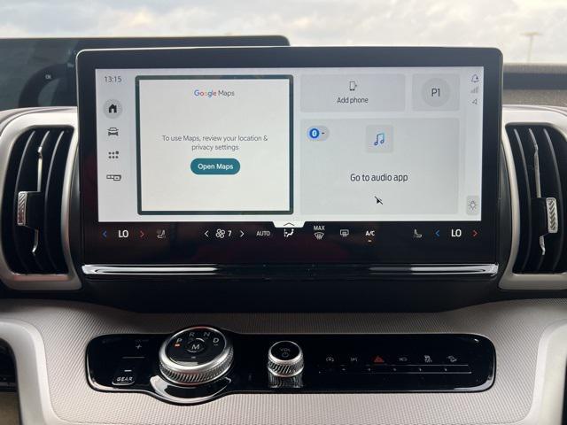 new 2025 Ford Expedition car, priced at $69,322
