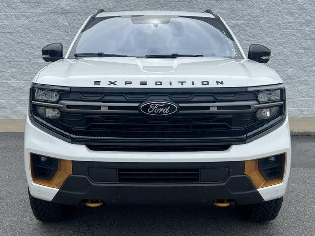 new 2025 Ford Expedition car, priced at $84,020