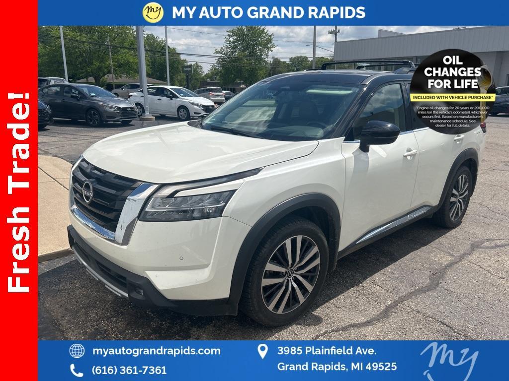 used 2022 Nissan Pathfinder car, priced at $35,989