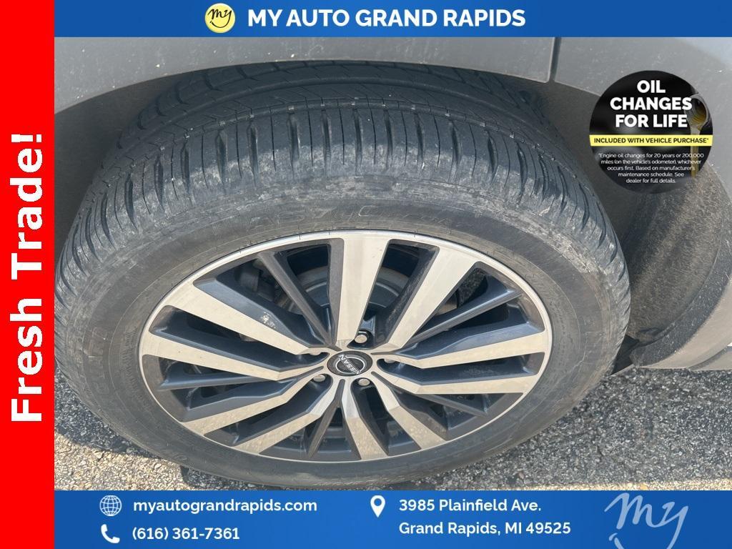 used 2022 Nissan Pathfinder car, priced at $35,989