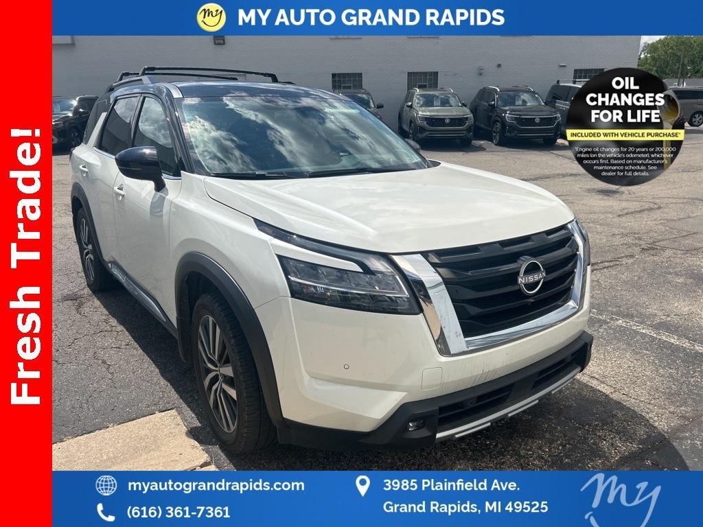 used 2022 Nissan Pathfinder car, priced at $35,989