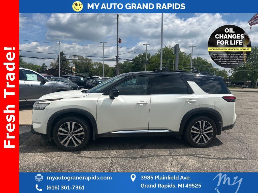used 2022 Nissan Pathfinder car, priced at $35,989