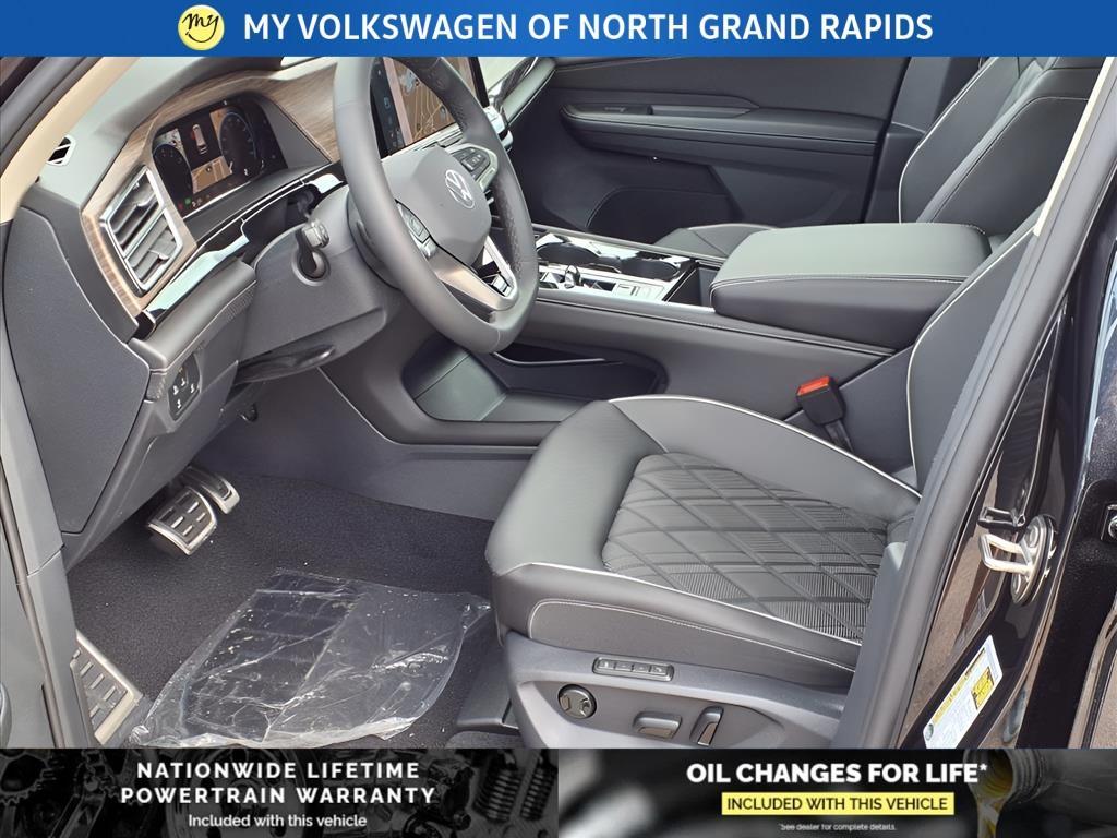 new 2025 Volkswagen Atlas car, priced at $53,140