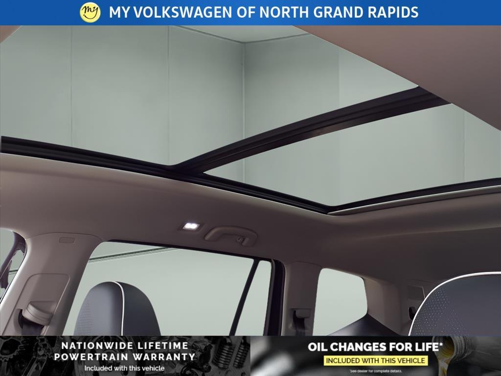 new 2025 Volkswagen Atlas car, priced at $53,140