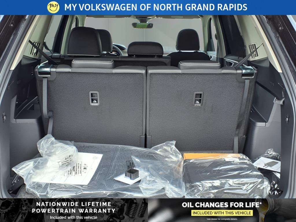 new 2025 Volkswagen Atlas car, priced at $53,140