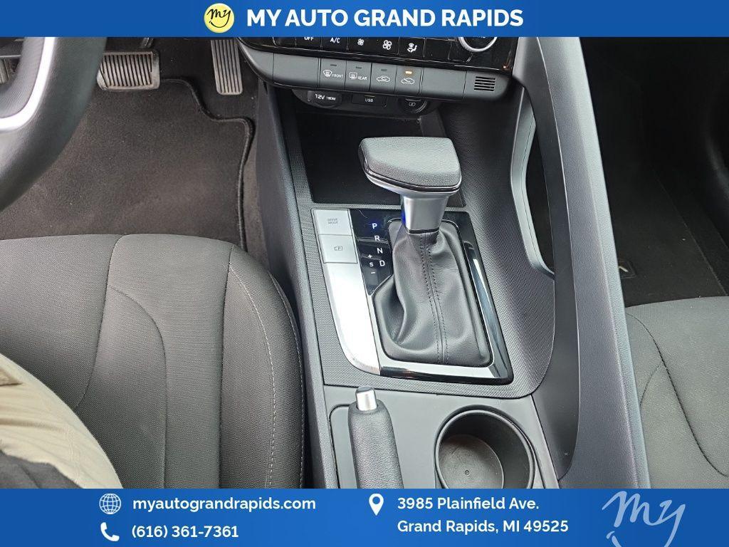 used 2022 Hyundai Elantra car, priced at $13,993