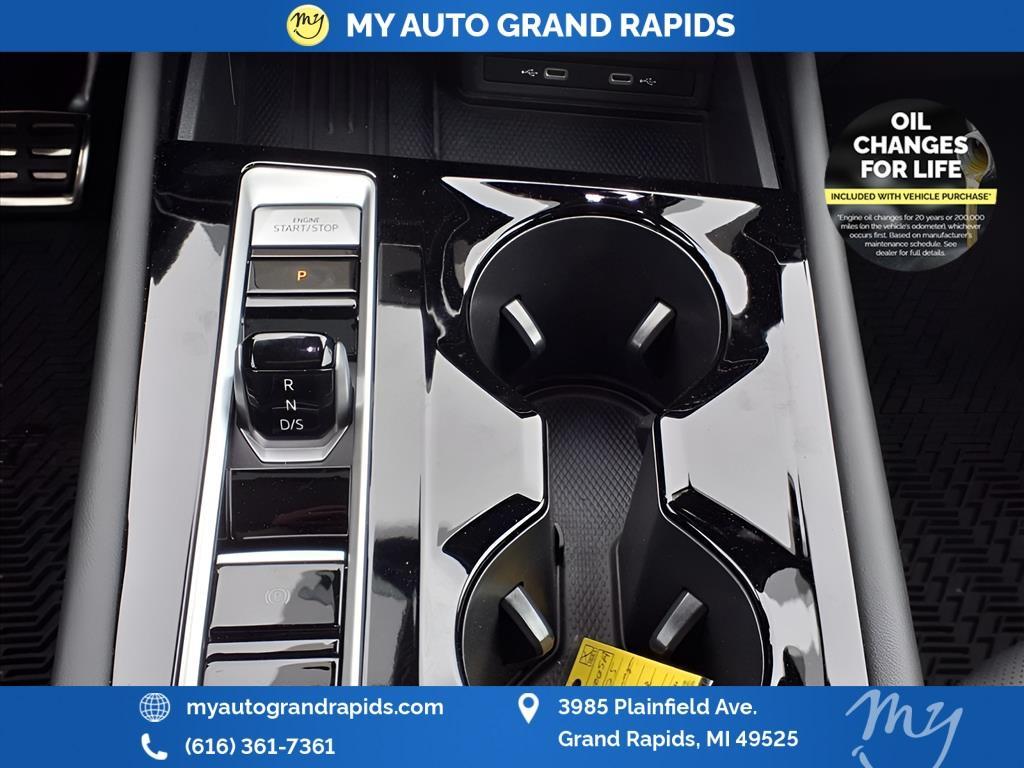used 2025 Volkswagen Atlas car, priced at $50,881