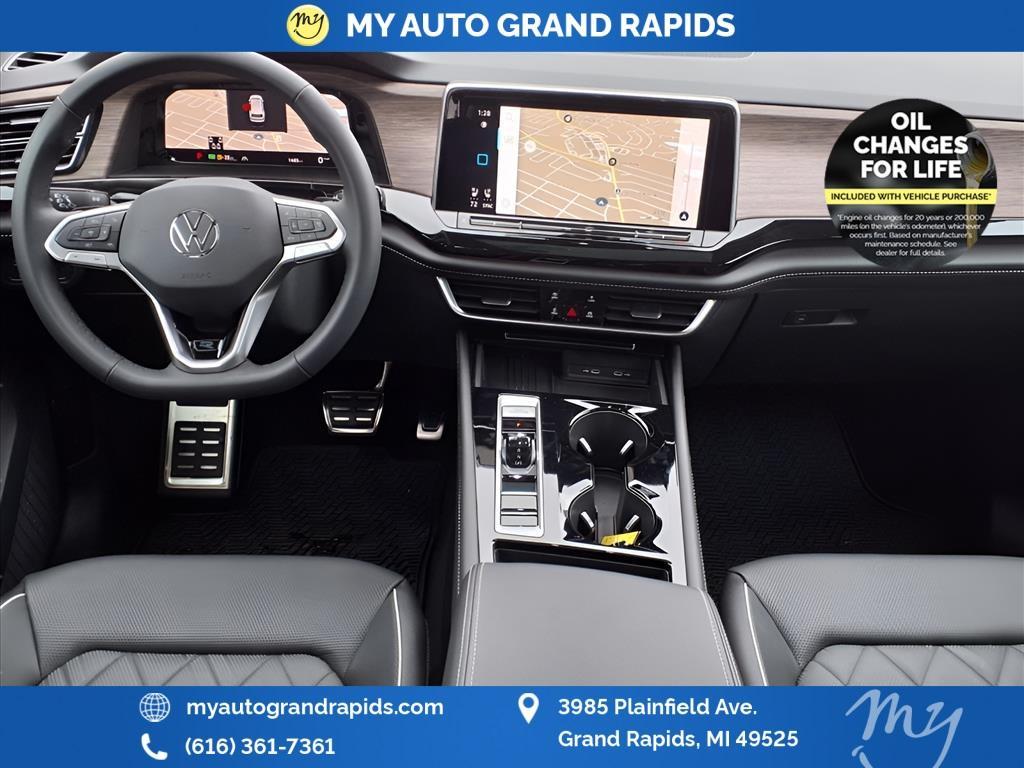 used 2025 Volkswagen Atlas car, priced at $50,881