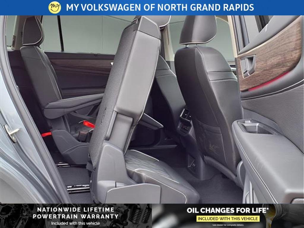 new 2025 Volkswagen Atlas car, priced at $53,476