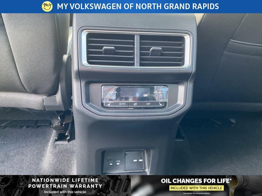 new 2026 Volkswagen Atlas car, priced at $57,246