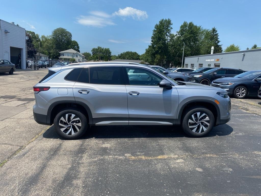 new 2025 Volkswagen Tiguan car, priced at $32,221