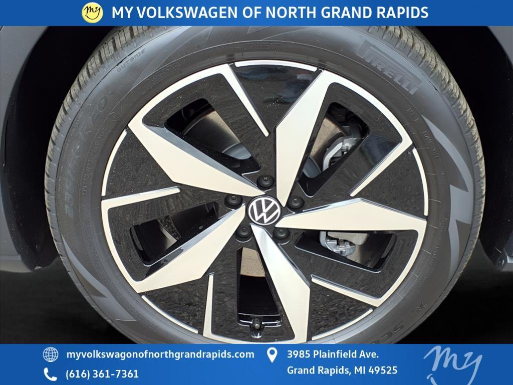 new 2025 Volkswagen ID.4 car, priced at $49,518