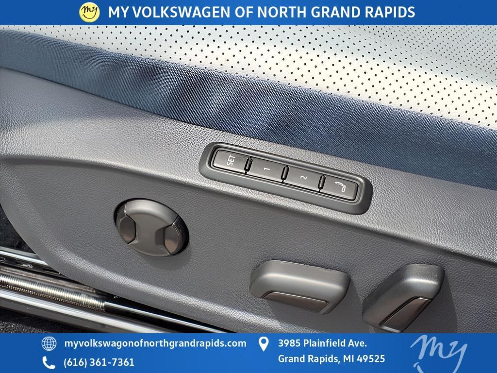 new 2025 Volkswagen ID.4 car, priced at $49,518