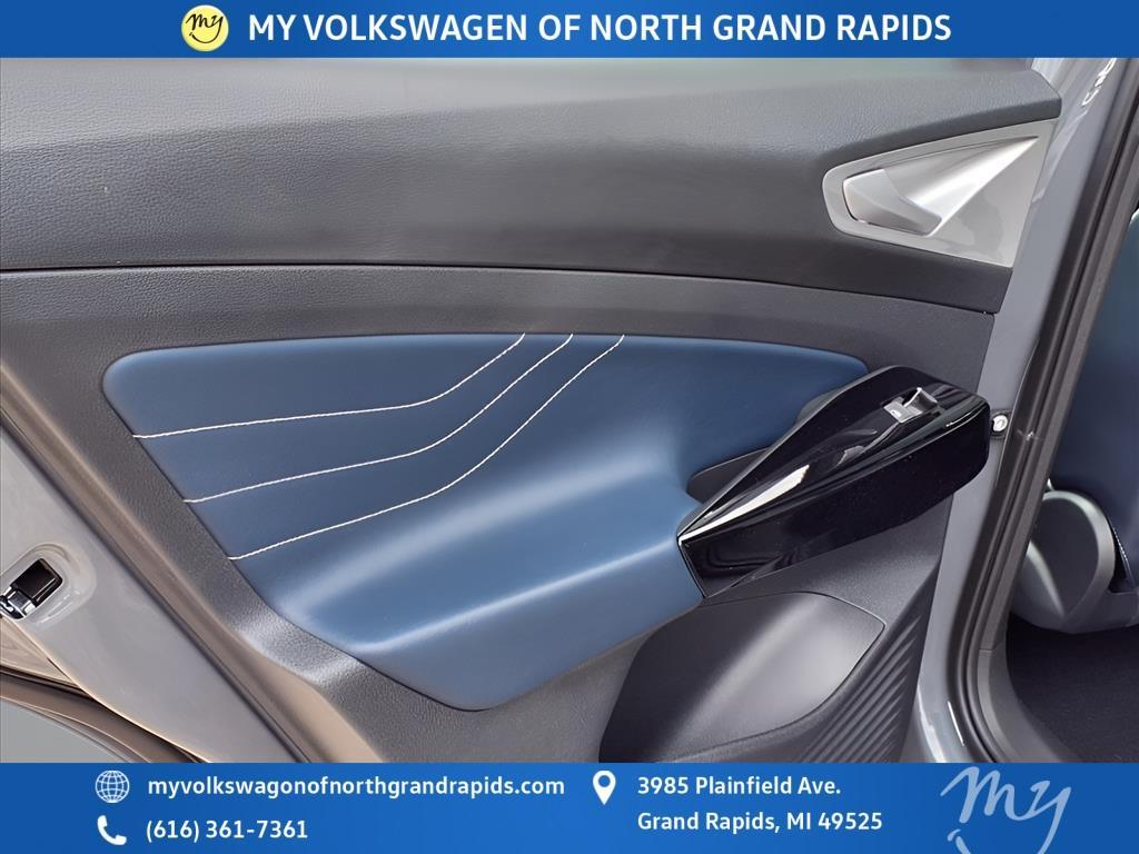 new 2025 Volkswagen ID.4 car, priced at $49,518