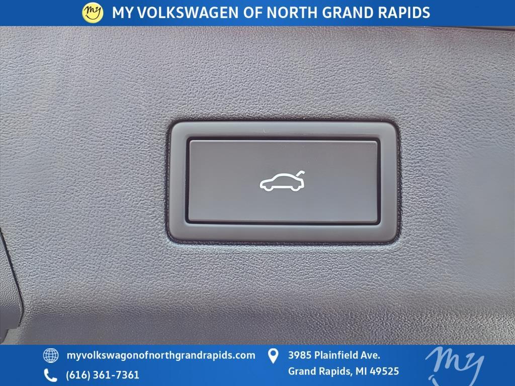 new 2025 Volkswagen ID.4 car, priced at $49,518
