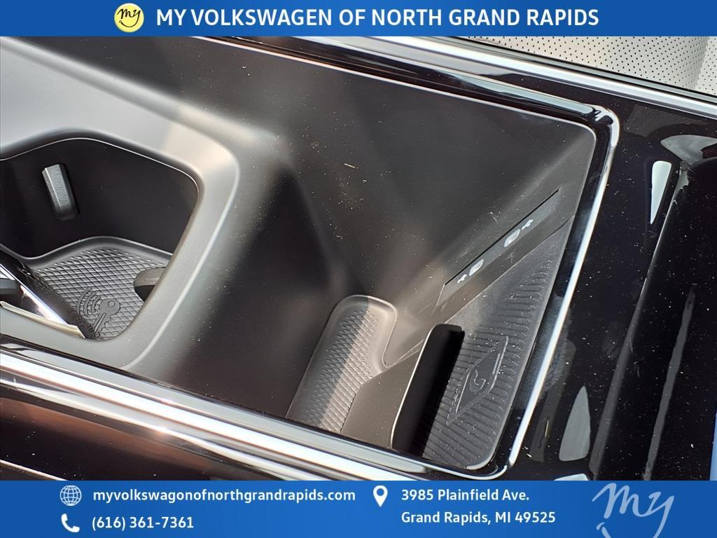 new 2025 Volkswagen ID.4 car, priced at $49,518