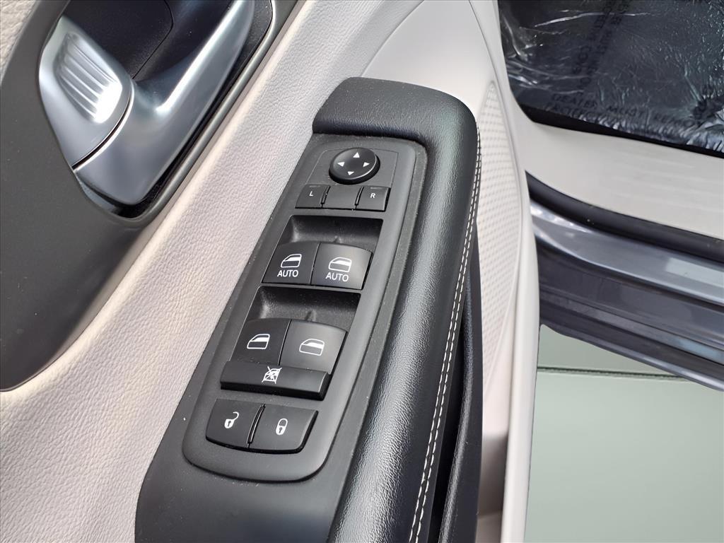 used 2021 Chrysler Pacifica car, priced at $23,988