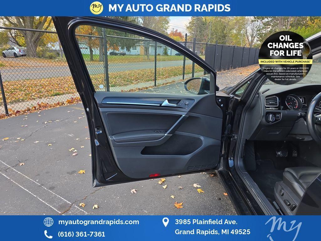 used 2018 Volkswagen Golf SportWagen car, priced at $17,973