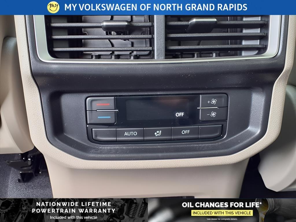 new 2025 Volkswagen Atlas car, priced at $44,499