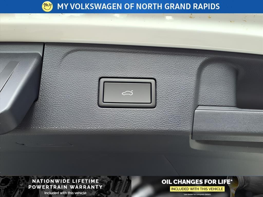 new 2025 Volkswagen Atlas car, priced at $44,499