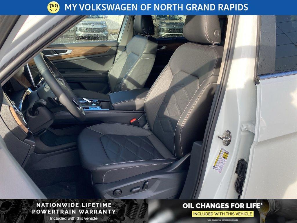 new 2026 Volkswagen Atlas car, priced at $48,670