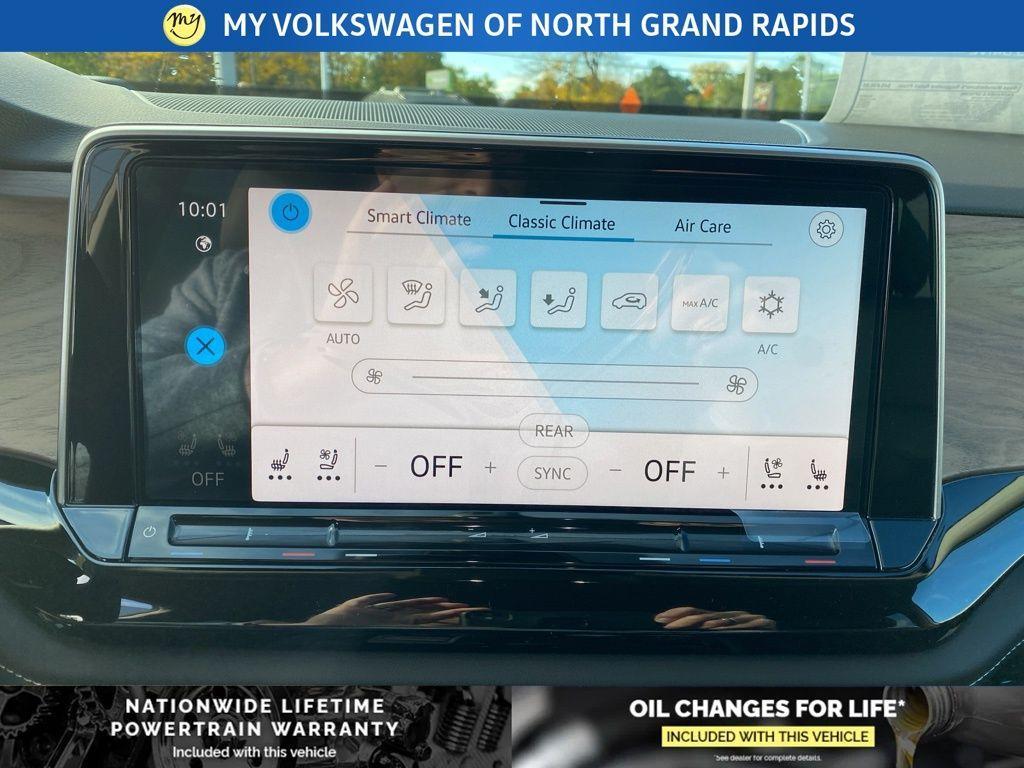new 2026 Volkswagen Atlas car, priced at $48,670