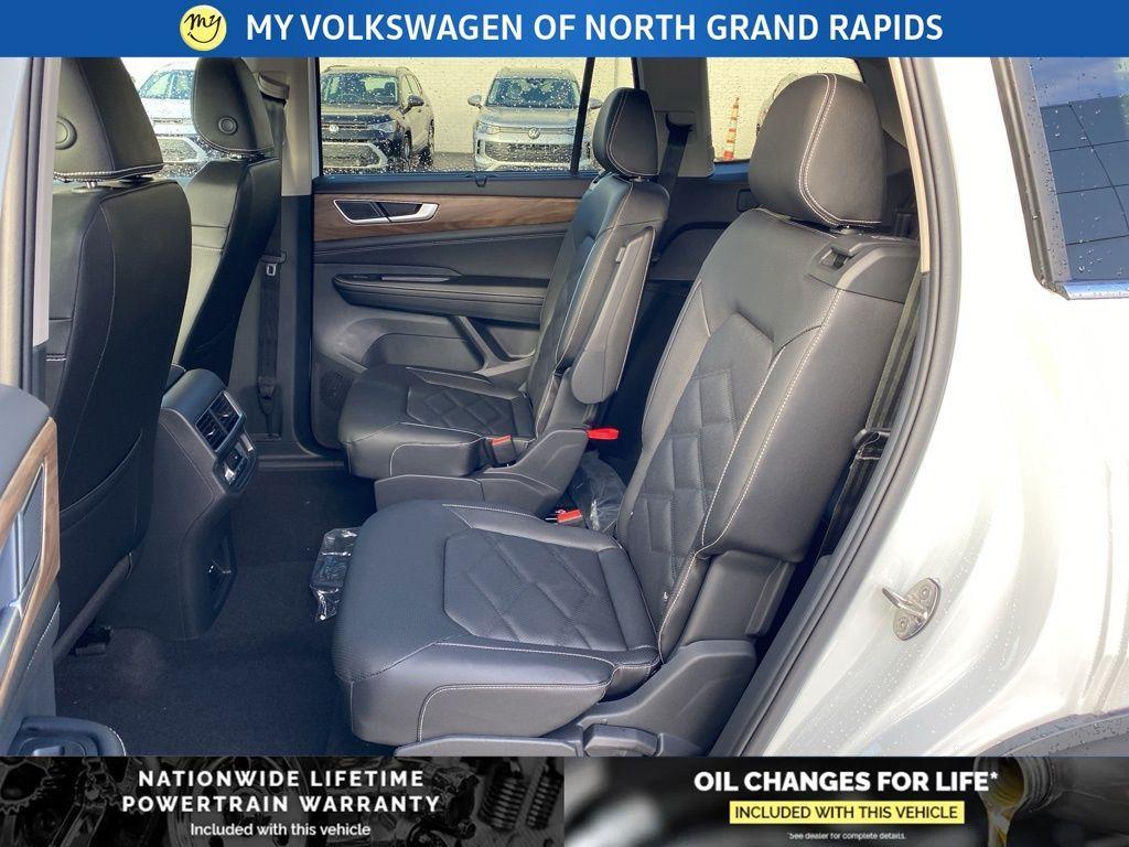 new 2026 Volkswagen Atlas car, priced at $48,670