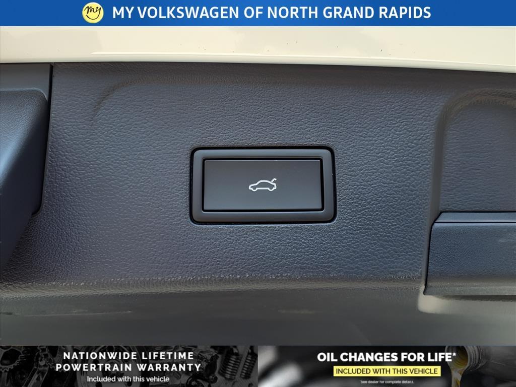 new 2025 Volkswagen Atlas car, priced at $42,079