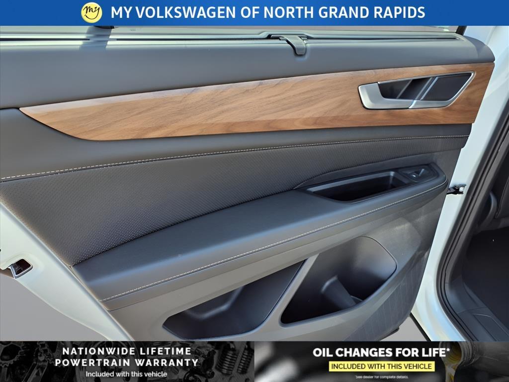 new 2025 Volkswagen Atlas car, priced at $42,079