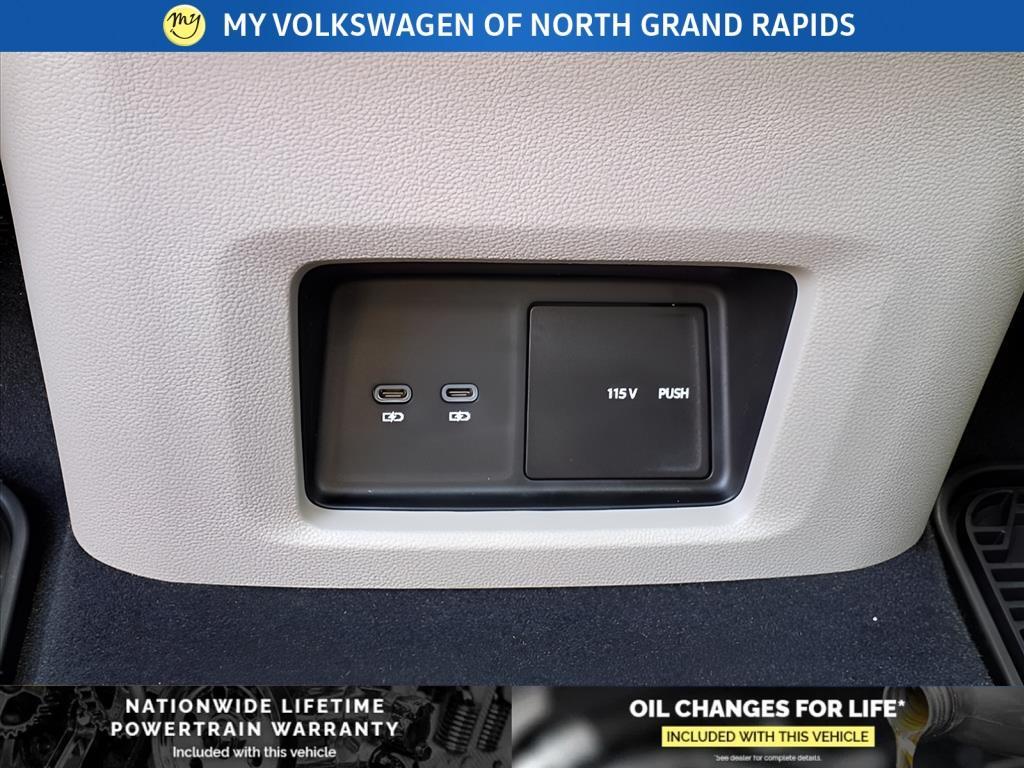new 2025 Volkswagen Atlas car, priced at $51,238