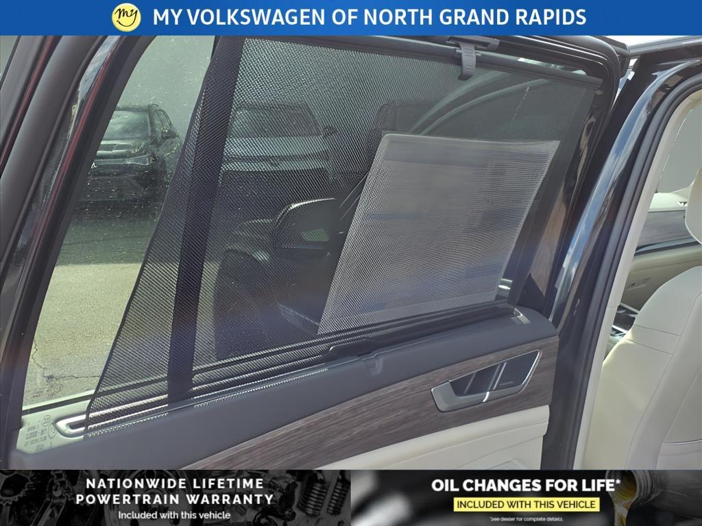new 2025 Volkswagen Atlas car, priced at $51,238
